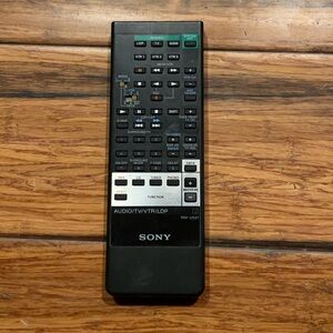Sony RM-U521 Remote Control. Original AUDIO/TV/VTR/LDP.  Used.